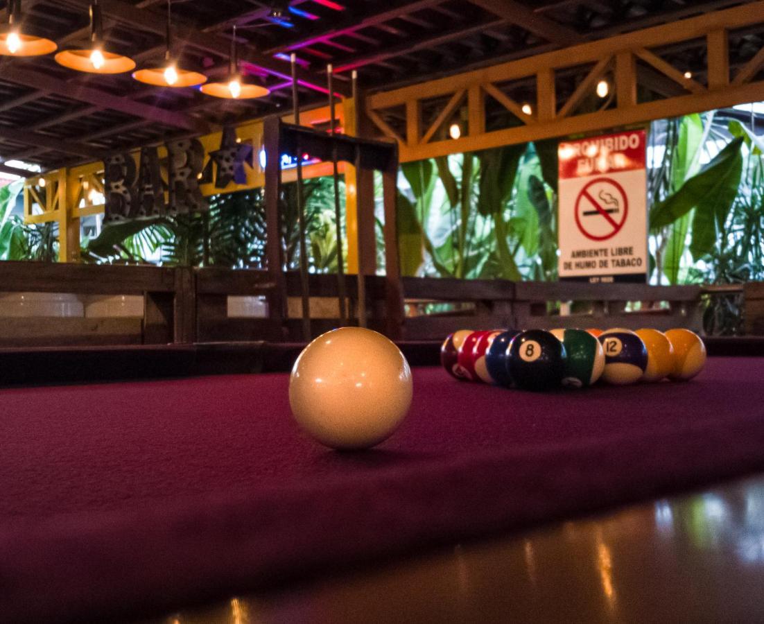Arenal Backpackers Resort La Fortuna Luaran gambar Pool table
