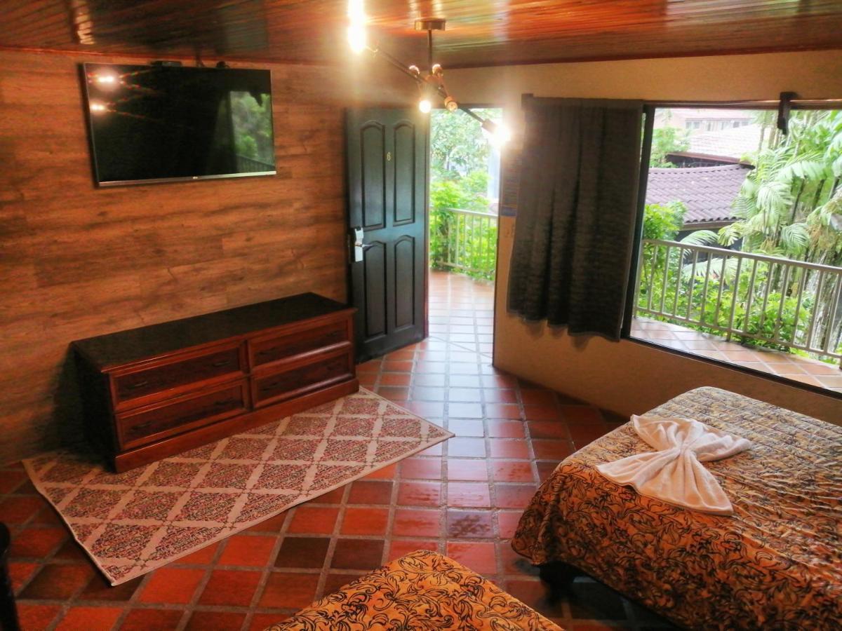 Arenal Backpackers Resort La Fortuna Luaran gambar