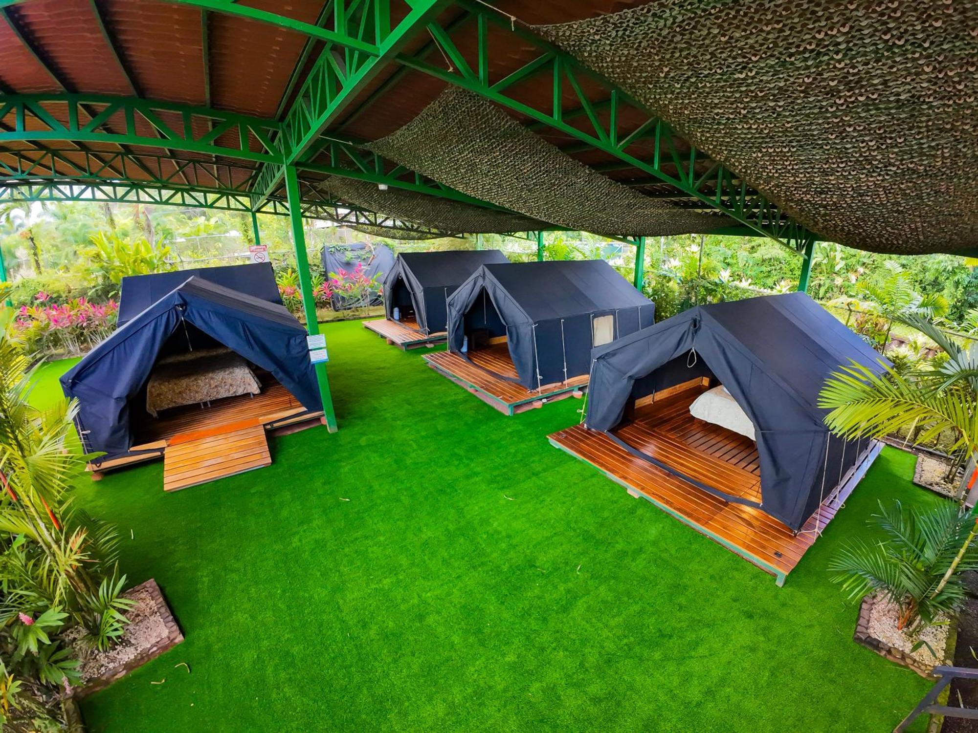 Arenal Backpackers Resort La Fortuna Luaran gambar Eco-Tents at the resort
