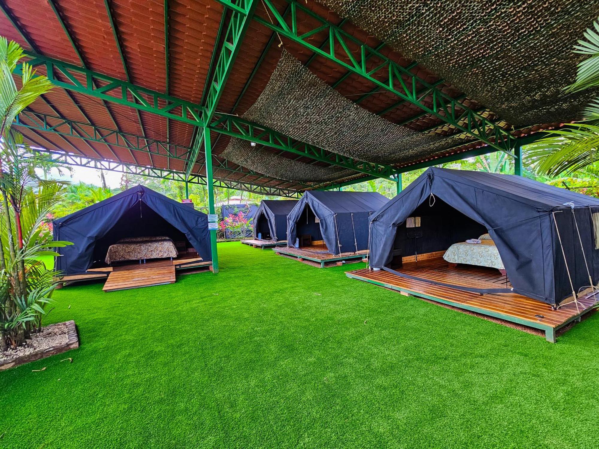 Arenal Backpackers Resort La Fortuna Luaran gambar Campsite at the resort
