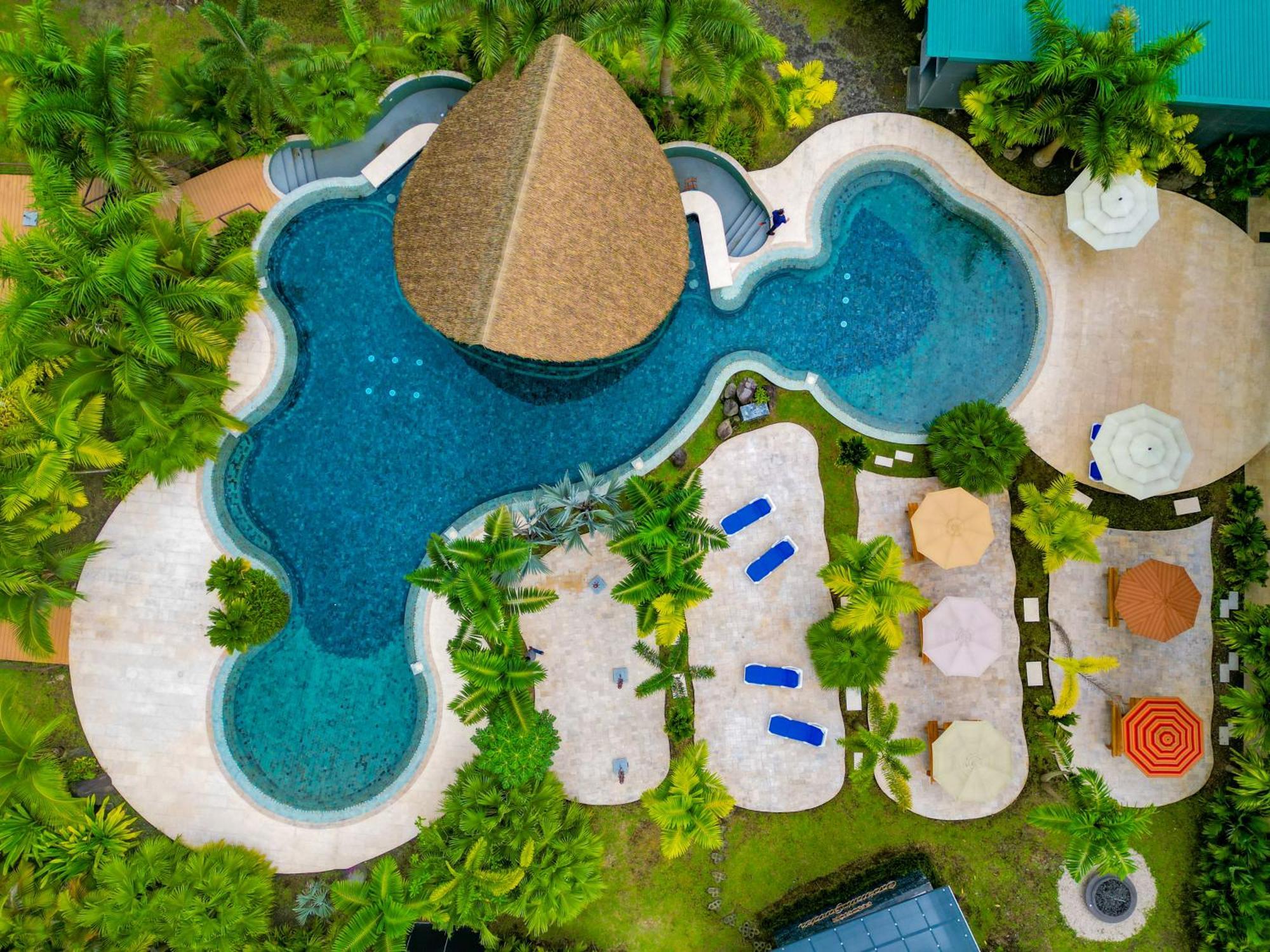 Arenal Backpackers Resort La Fortuna Luaran gambar Aerial view of the resort