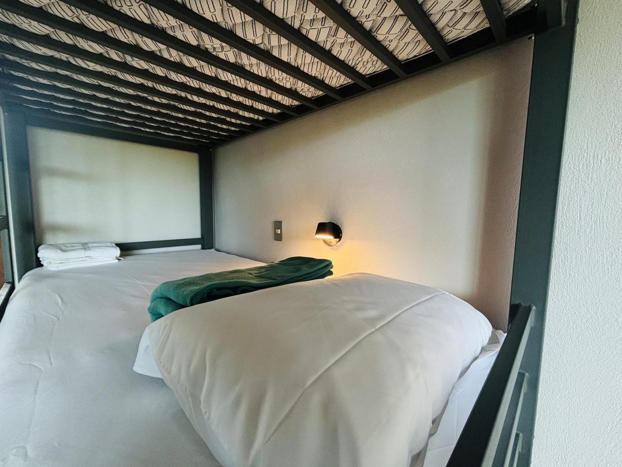 Arenal Backpackers Resort La Fortuna Luaran gambar Bunk beds at the KPH