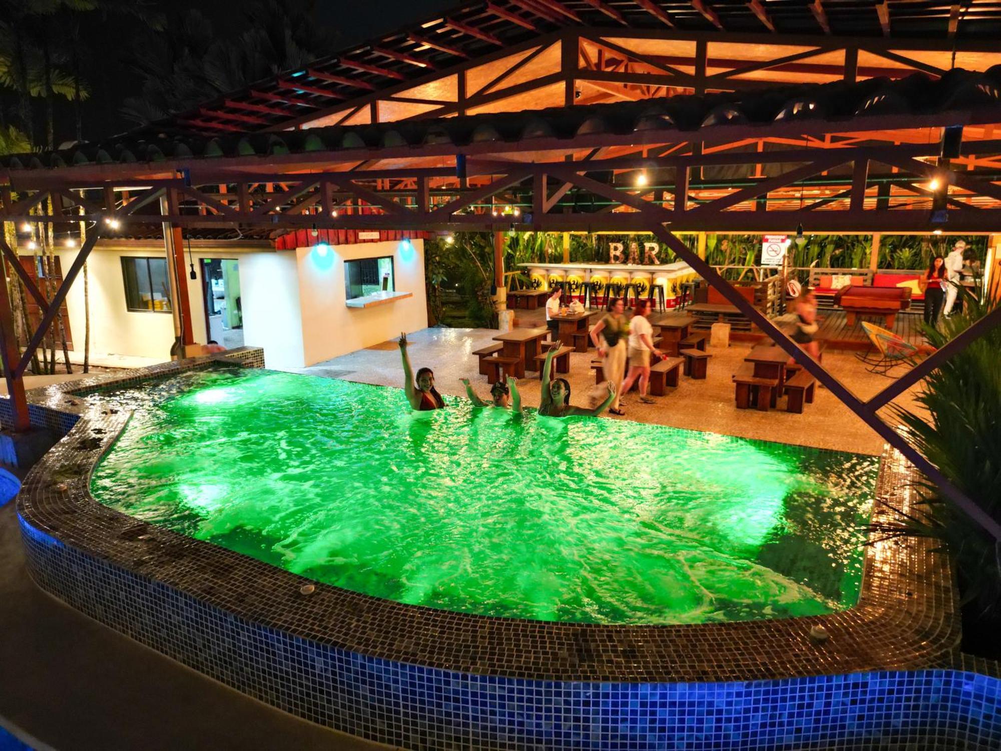 Arenal Backpackers Resort La Fortuna Luaran gambar